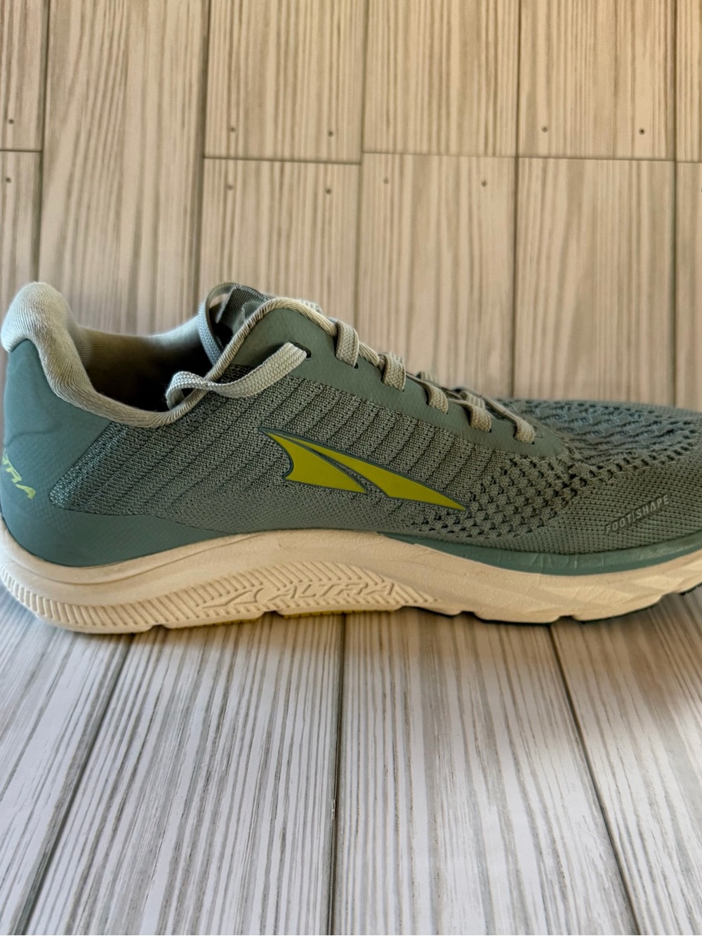 Altra Shoes Women’s Sz 7.5 Torin 4.5 Foot shape Knit Green Running Sneakers Walk - Picture 4 of 12